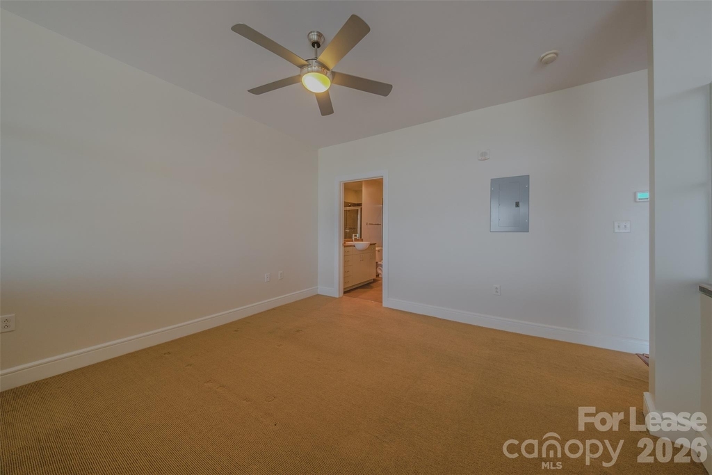 333 W Trade Street - Photo 17