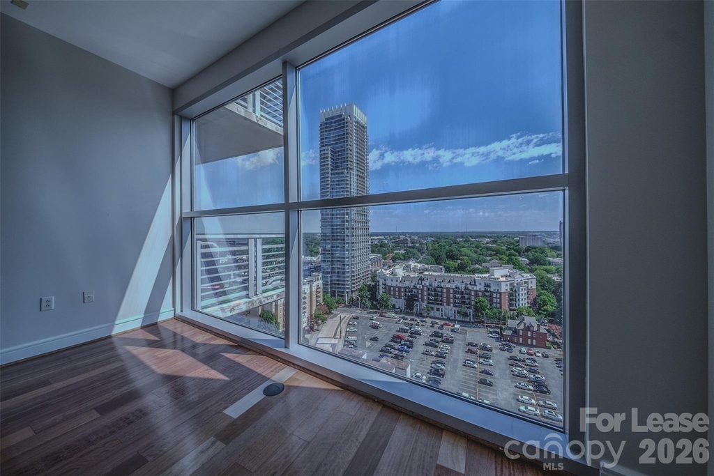 333 W Trade Street - Photo 0