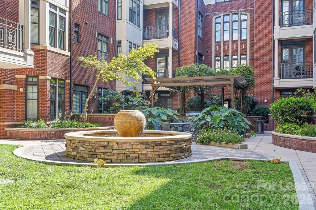 2810 Selwyn Avenue - Photo 32