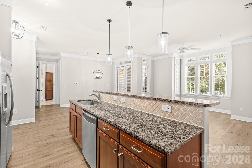 2810 Selwyn Avenue - Photo 9