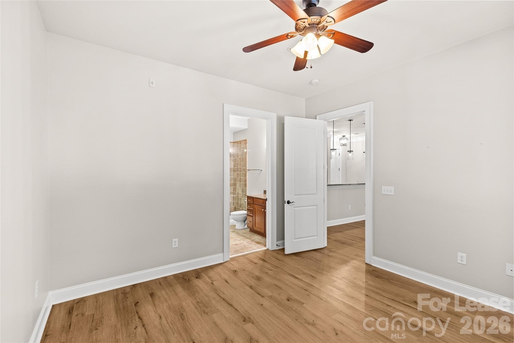 2810 Selwyn Avenue - Photo 18