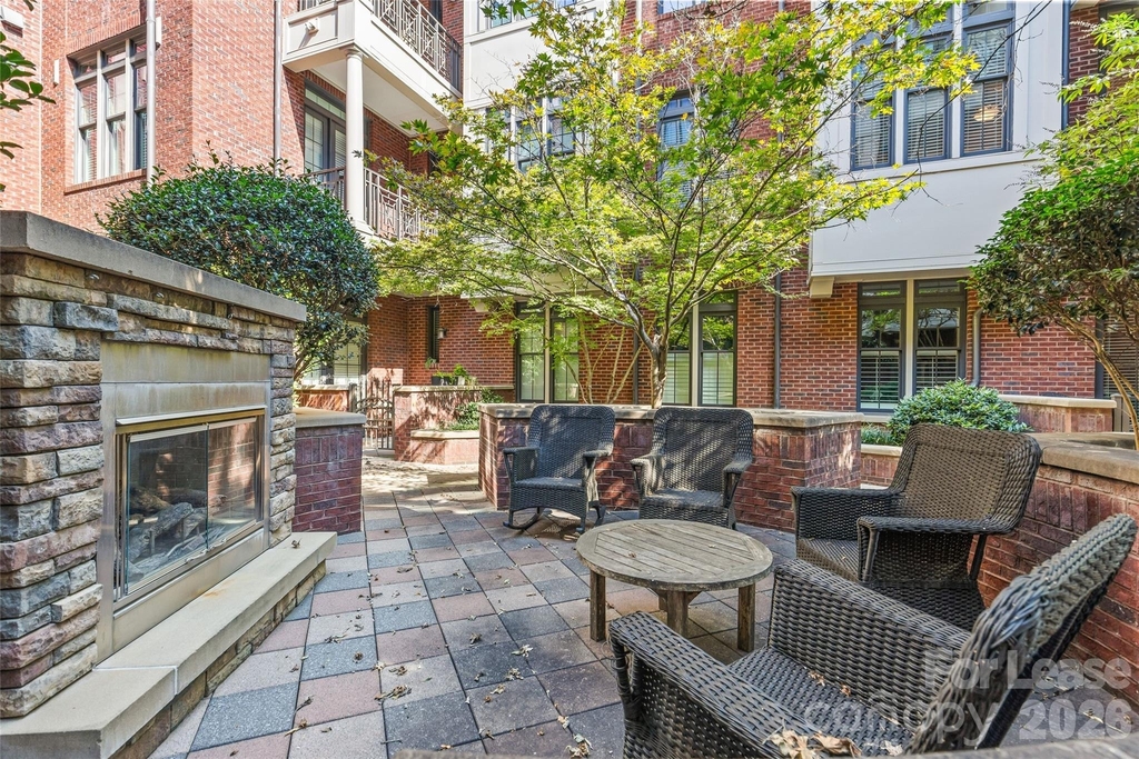 2810 Selwyn Avenue - Photo 34