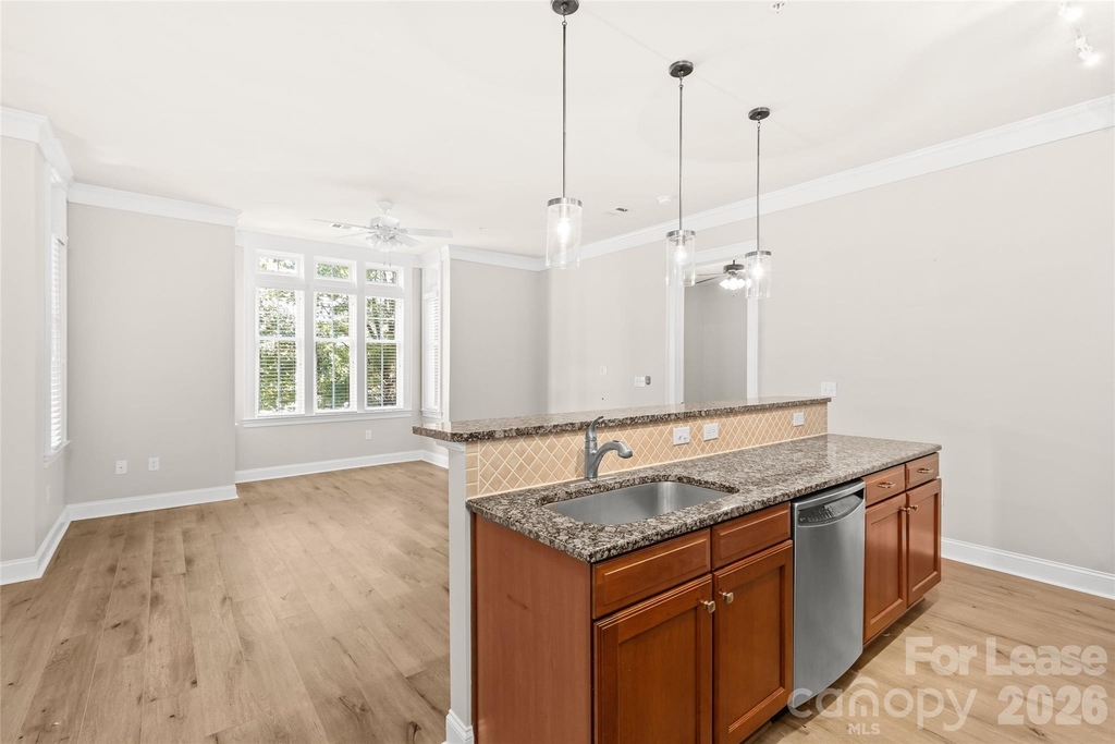 2810 Selwyn Avenue - Photo 11
