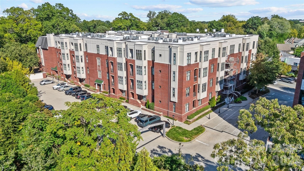 2810 Selwyn Avenue - Photo 45