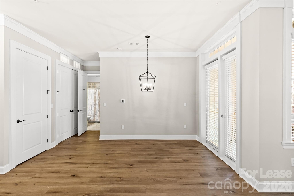 2810 Selwyn Avenue - Photo 6