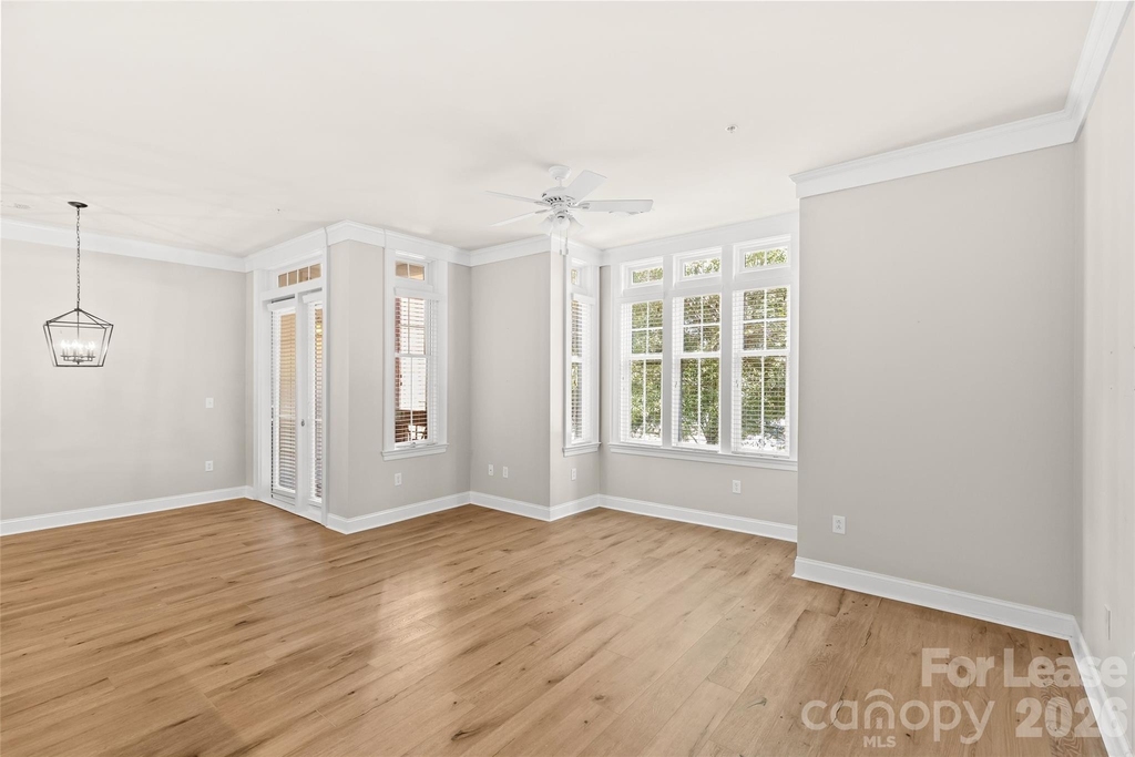 2810 Selwyn Avenue - Photo 14
