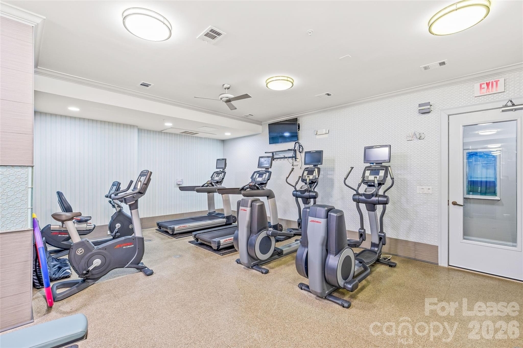 2810 Selwyn Avenue - Photo 28