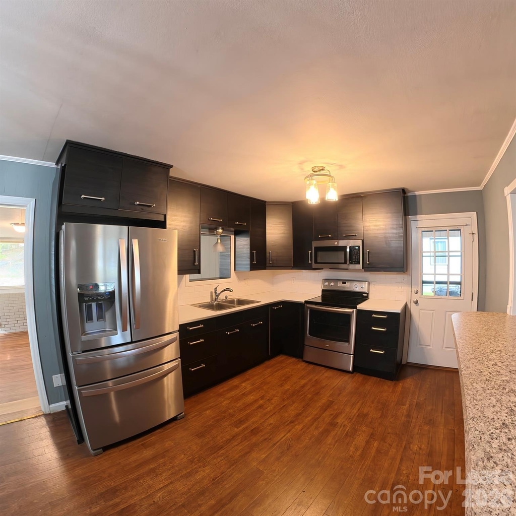318 Fulton Street - Photo 3