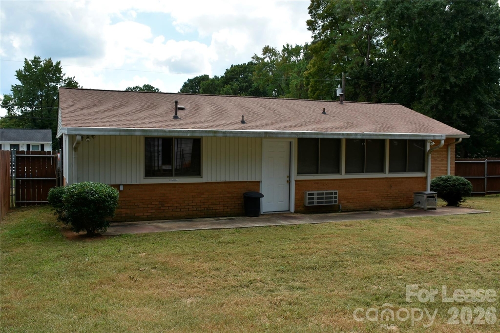 318 Fulton Street - Photo 10