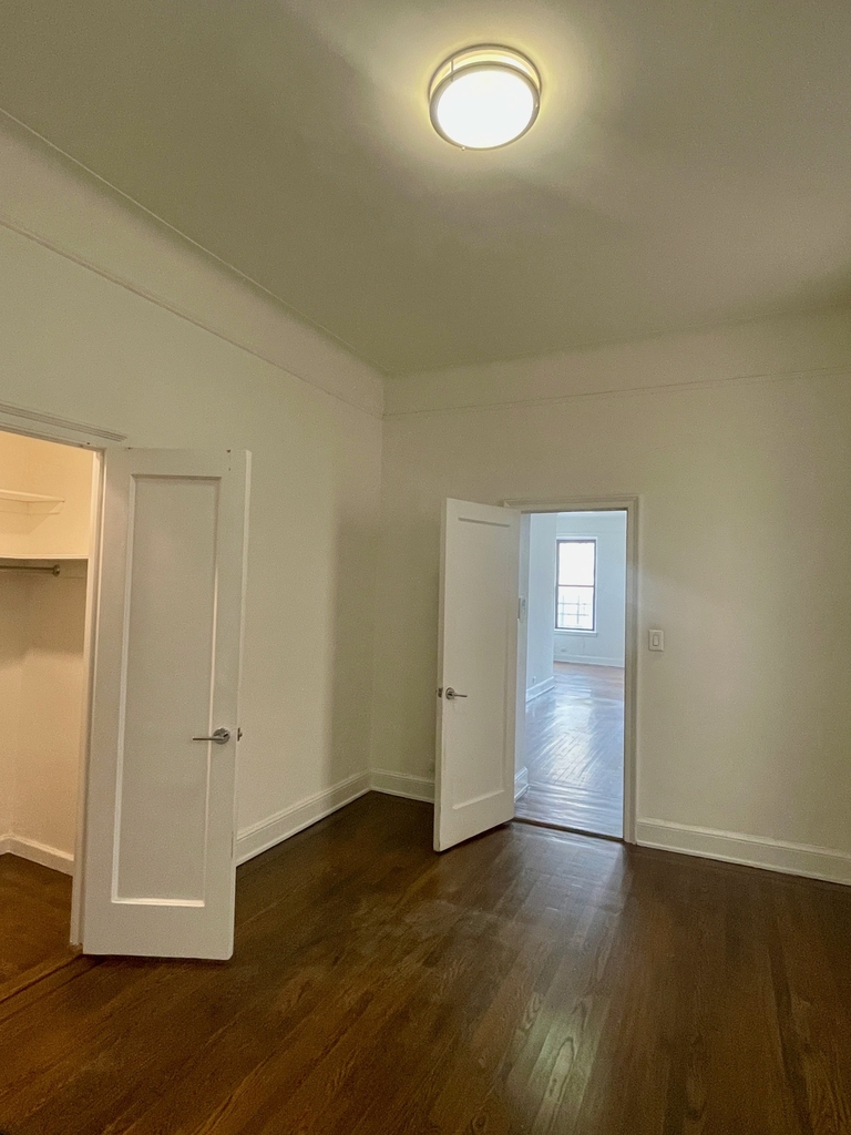  East 81st Street / Park Avenue - Photo 6
