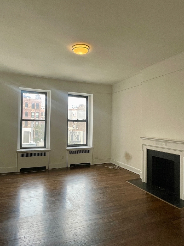  East 81st Street / Park Avenue - Photo 2