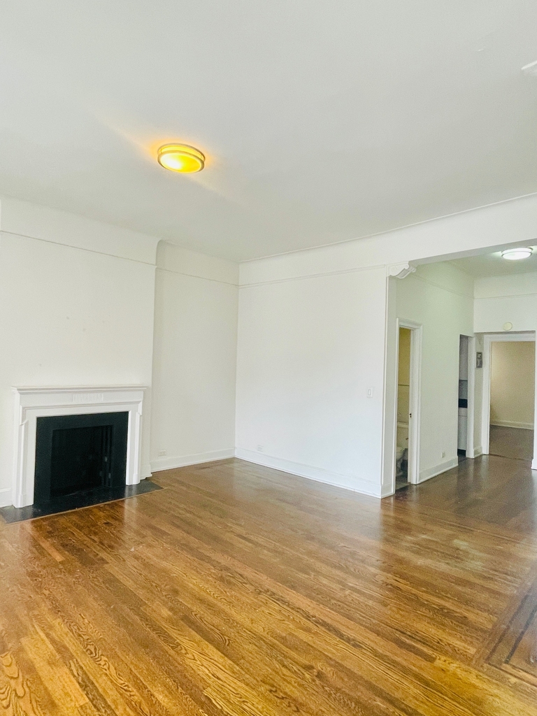  East 81st Street / Park Avenue - Photo 4