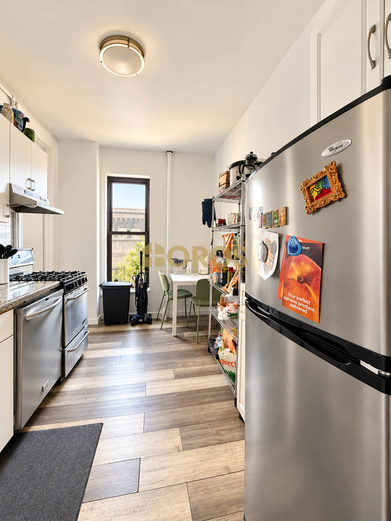 Grand Street #11 - Photo 12