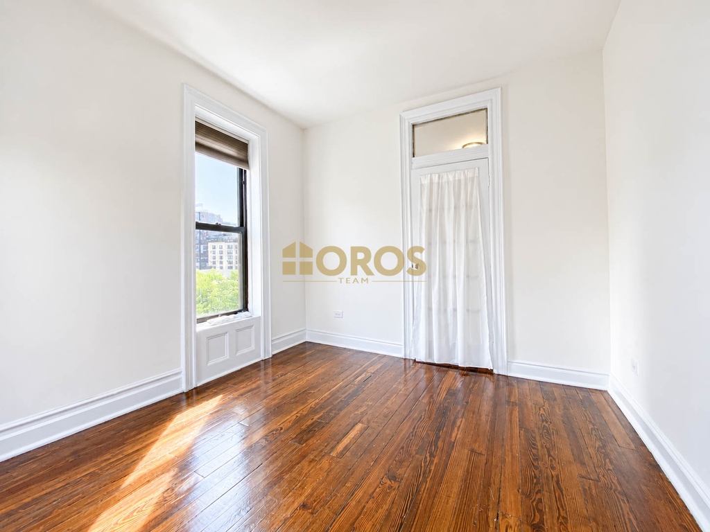 Grand Street #11 - Photo 9
