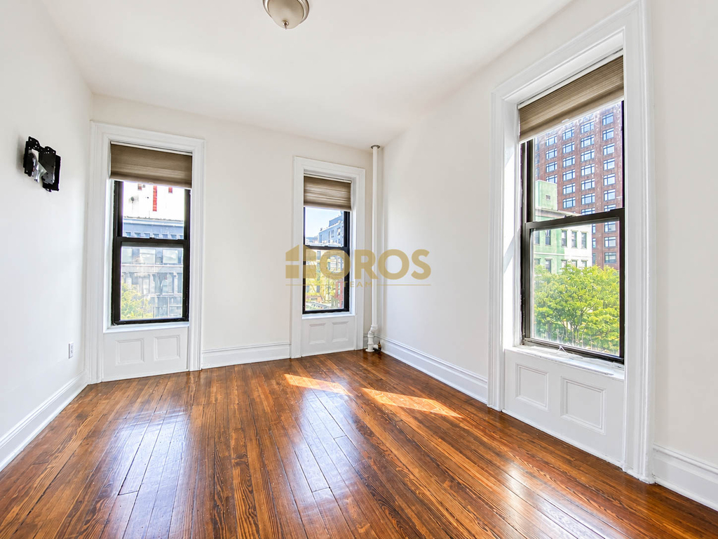 Grand Street #11 - Photo 8