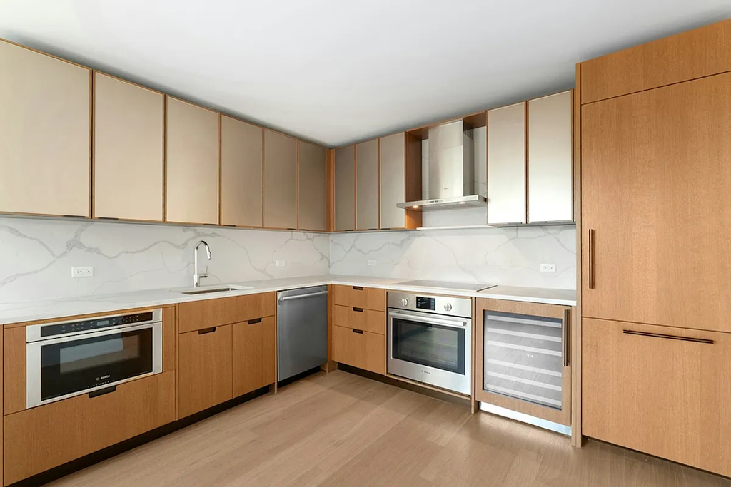 East 54th Street - Photo 0