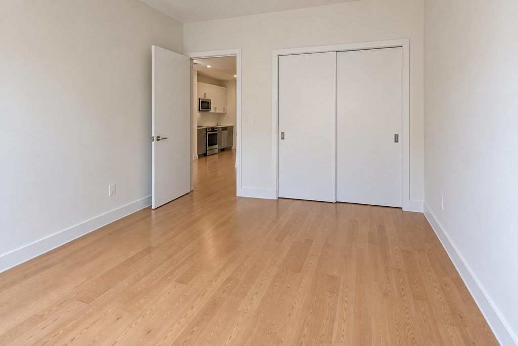166 East 34th Street - Photo 4