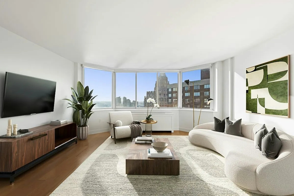 East 54th Street - Photo 1