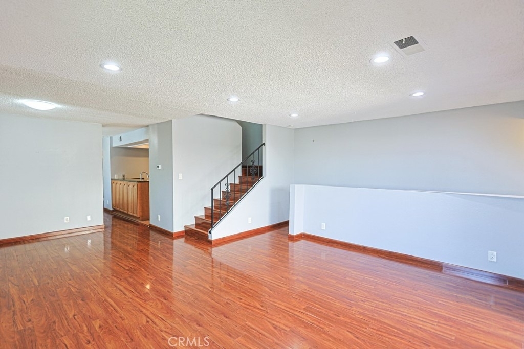 332 Pomelo Avenue - Photo 7