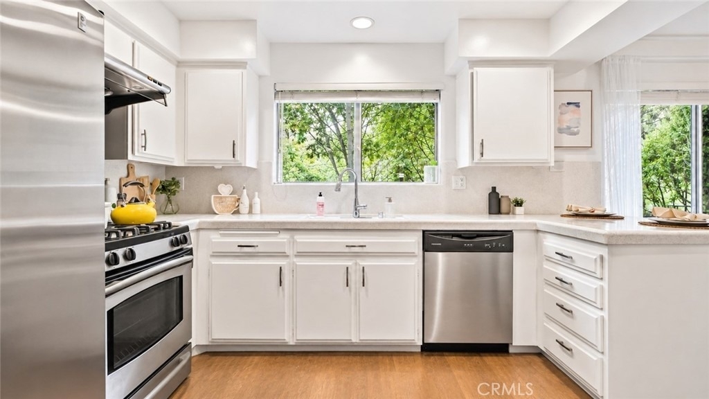 432 S Oak Knoll Avenue - Photo 8