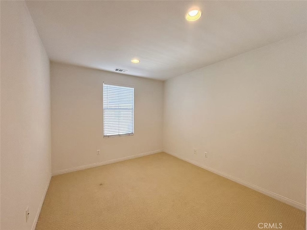 67 Keepsake - Photo 20