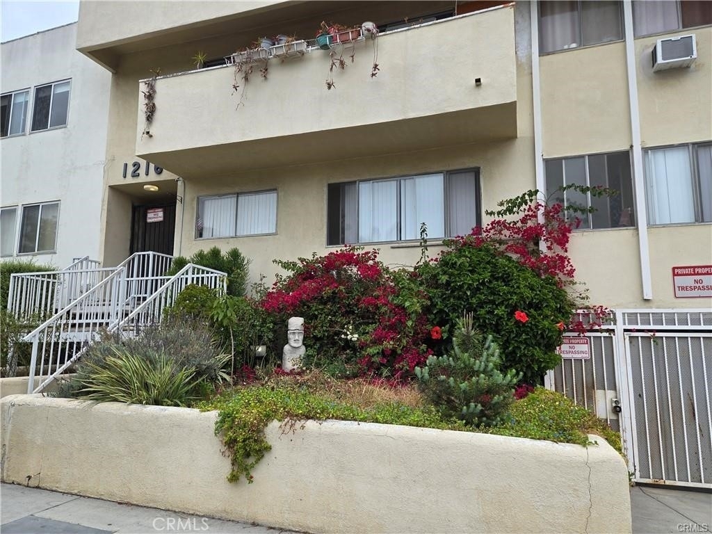 1216 N Formosa N - Photo 8