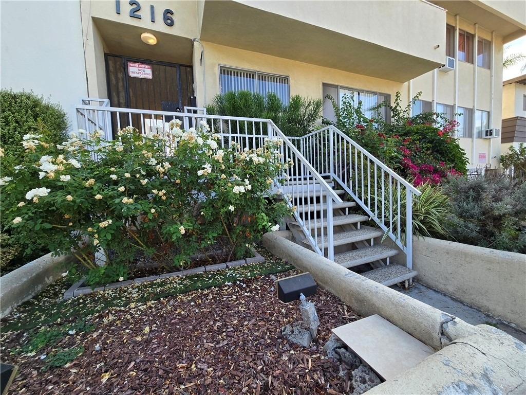 1216 N Formosa N - Photo 0