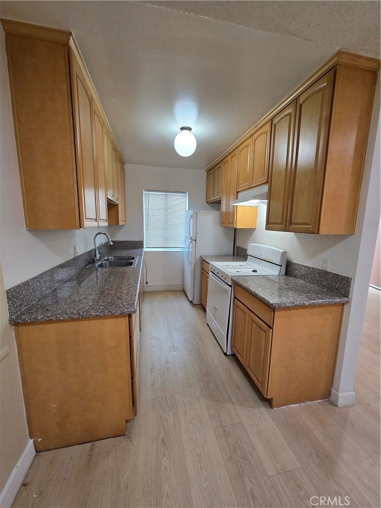 1216 N Formosa N - Photo 5