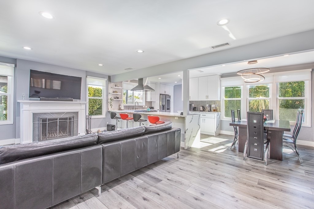 1207 Greenacre Avenue - Photo 2