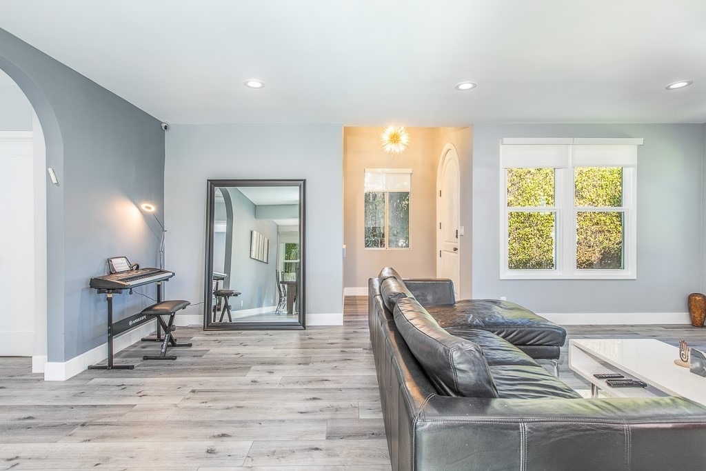 1207 Greenacre Avenue - Photo 10