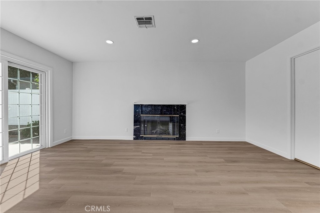 17706 Collins Street - Photo 9