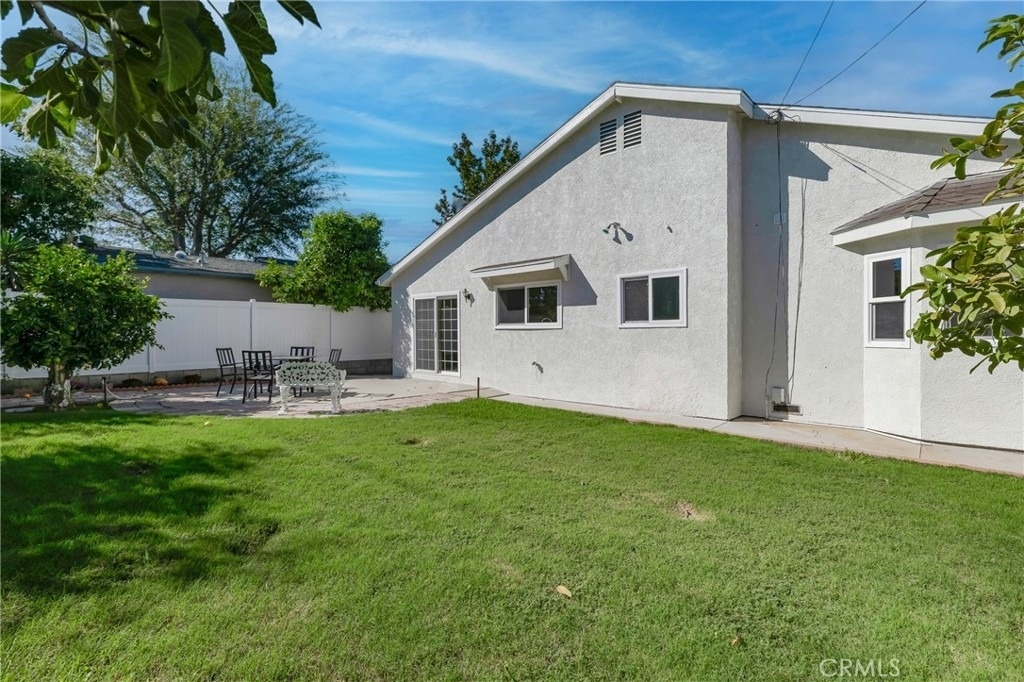 17706 Collins Street - Photo 28