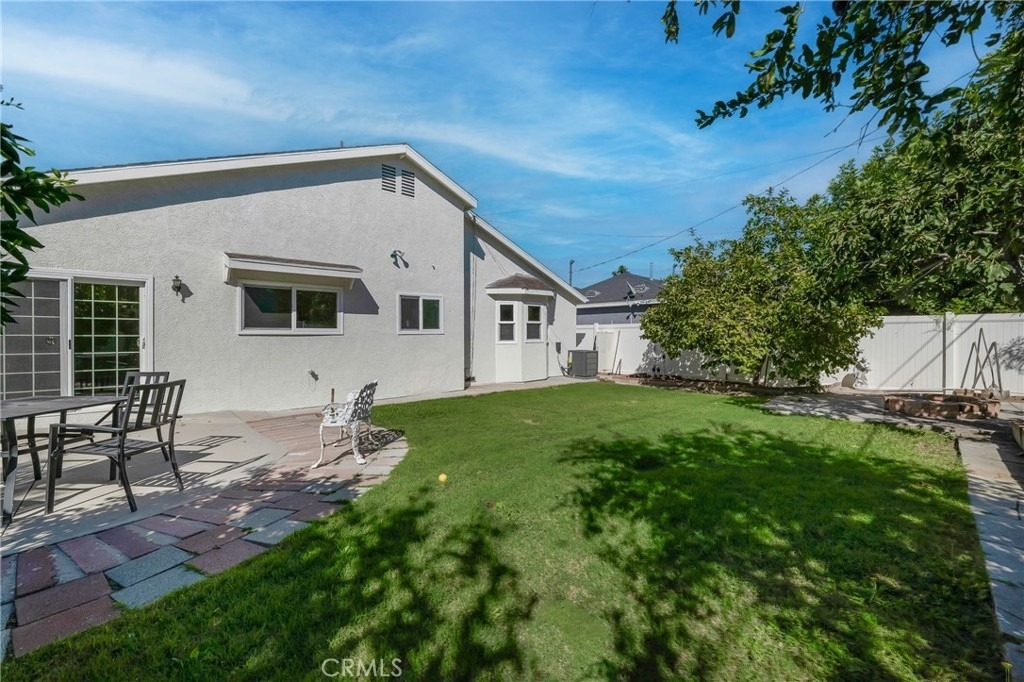 17706 Collins Street - Photo 34
