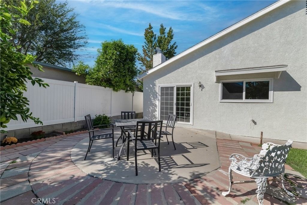 17706 Collins Street - Photo 33