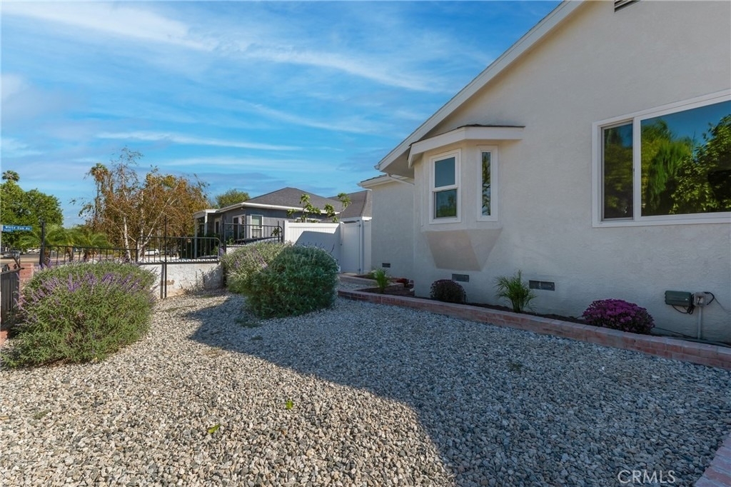 17706 Collins Street - Photo 37