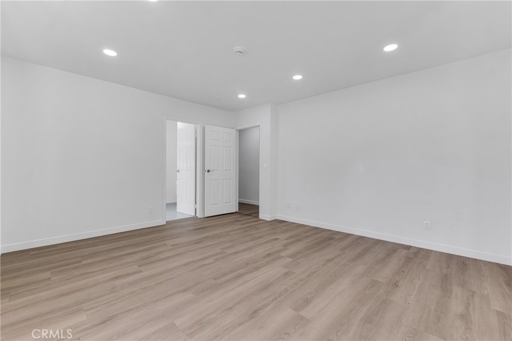 17706 Collins Street - Photo 16