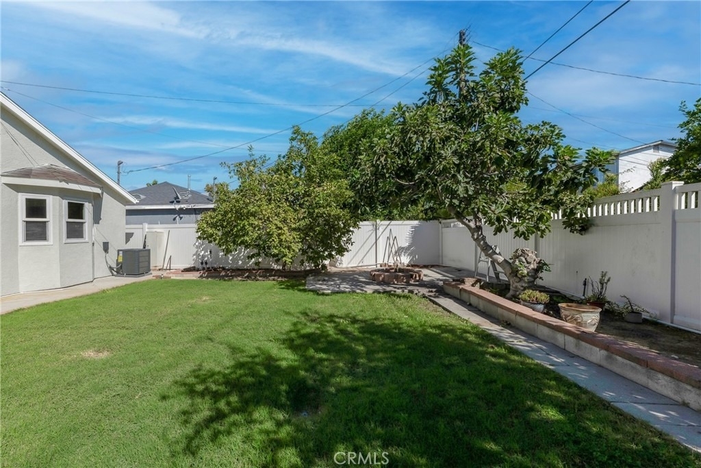17706 Collins Street - Photo 26
