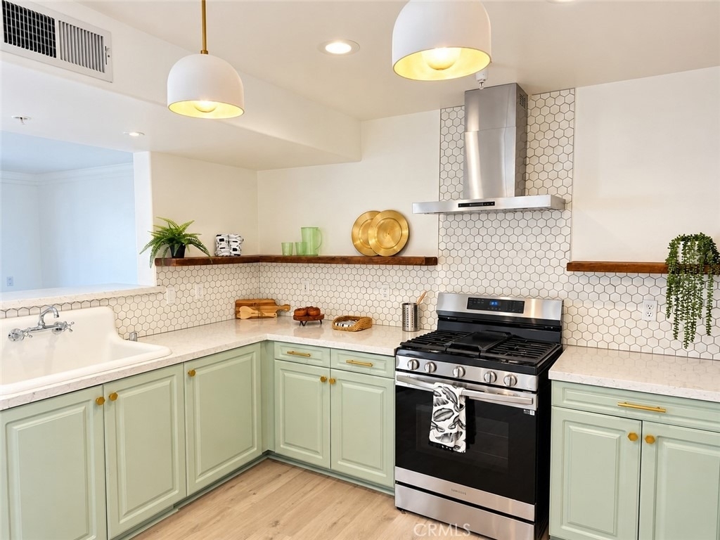 17735 Kinzie - Photo 1