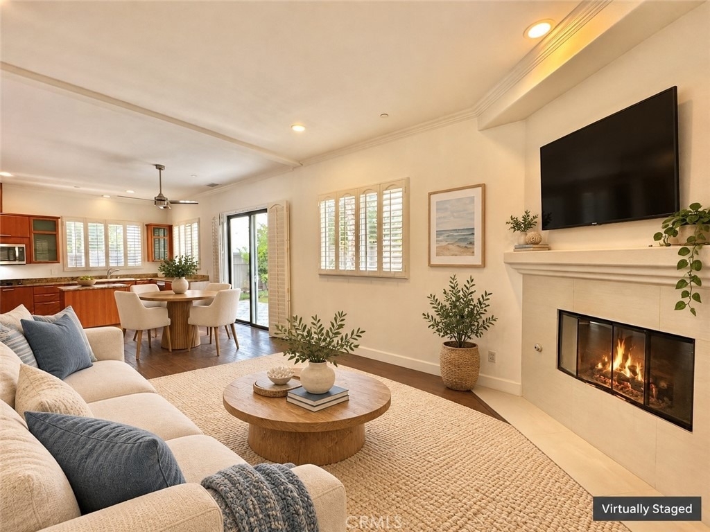 2222 Rockefeller Lane - Photo 2