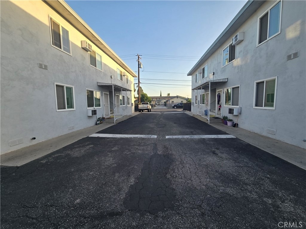10813 Elliott - Photo 1