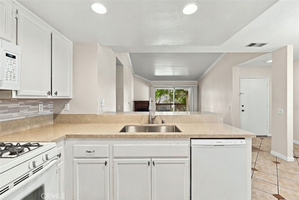 5706 Old Village - Photo 4