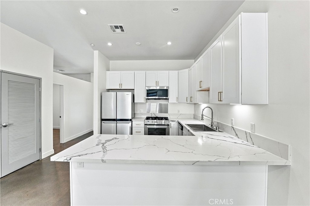 435 W Center Street - Photo 1