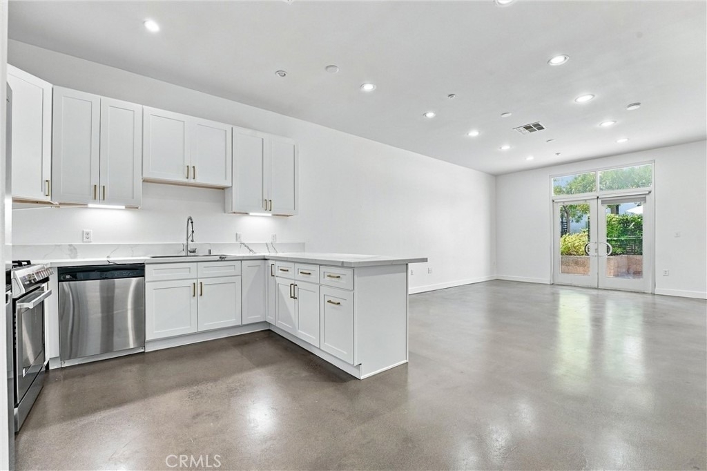 435 W Center Street - Photo 0