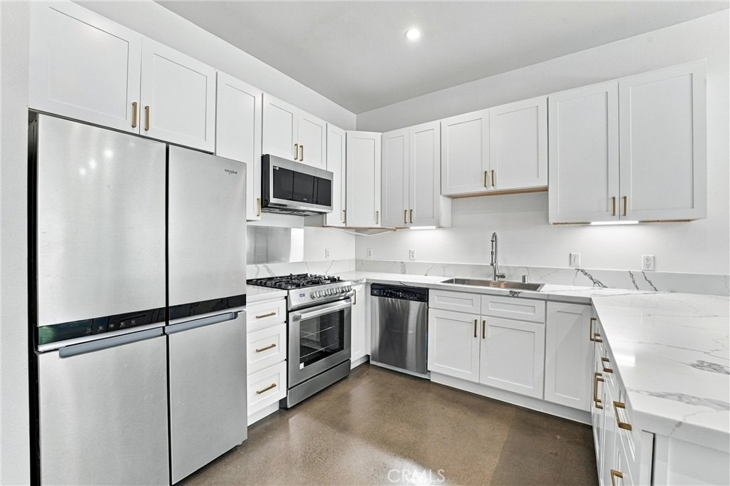435 W Center Street - Photo 2