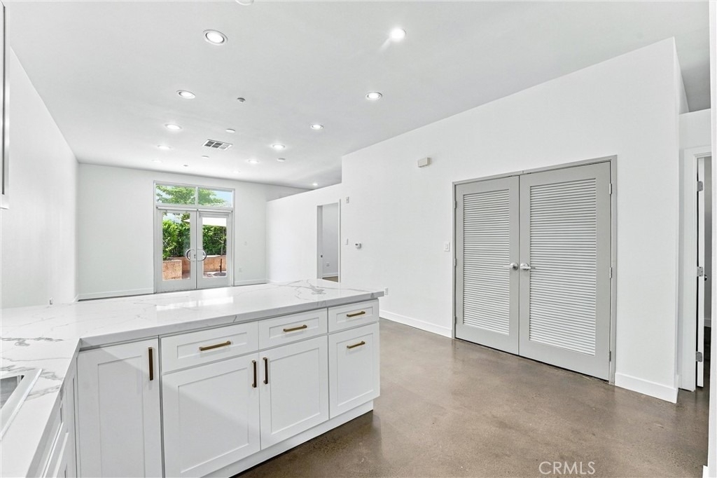 435 W Center Street - Photo 3