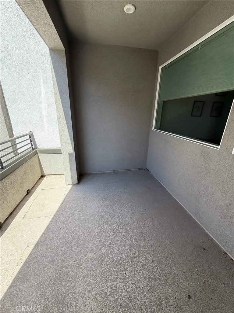 605 S Lyon Street - Photo 3