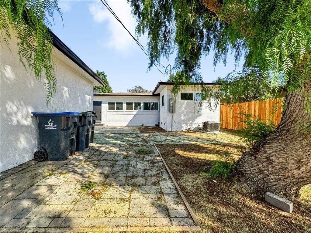 2026 Poinsettia Street N - Photo 53