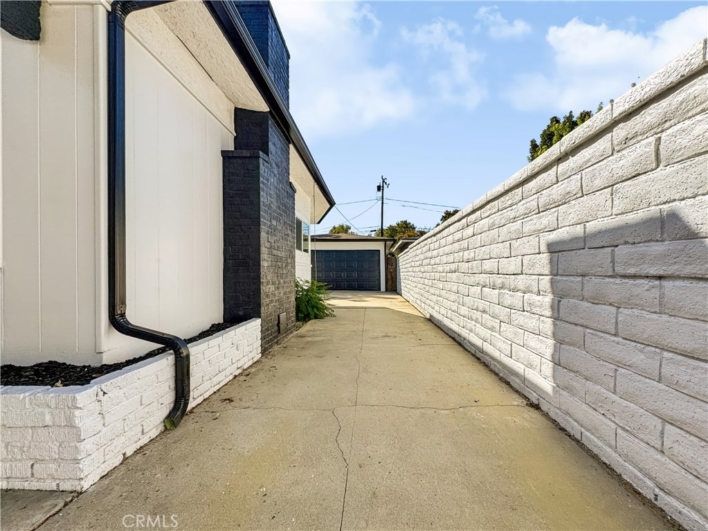 2026 Poinsettia Street N - Photo 7