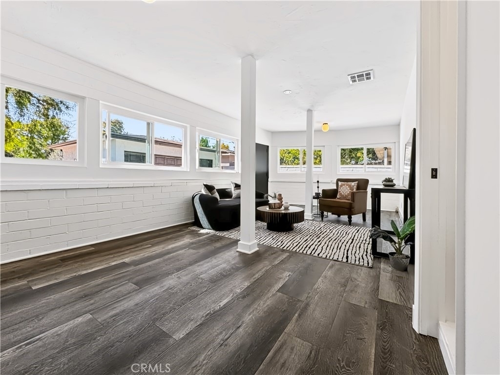 2026 Poinsettia Street N - Photo 43