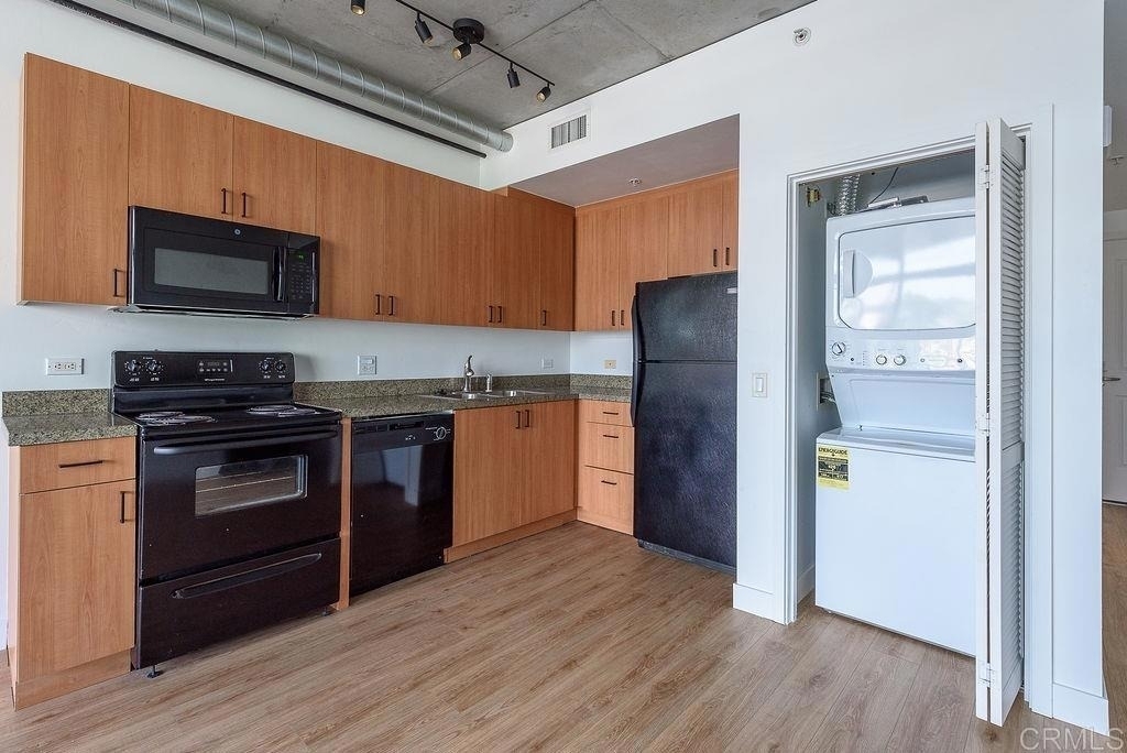 1080 Park Boulevard - Photo 4